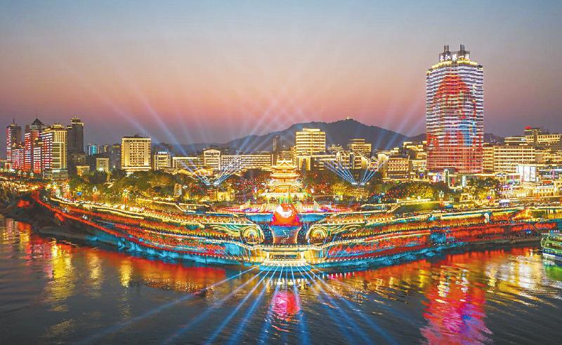 合江门广场夜景。 王宇 摄