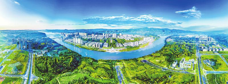 碧水青山环绕的屏山县城。